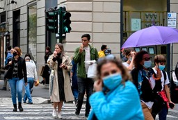 Cała Polska strefą czerwoną, zamknięta gastronomia i klasy 4-8 w nauczaniu zdalnym? Oto możliwe obostrzenia, które ma ogłosić dziś rząd