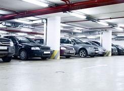 Ile kosztują miejsca postojowe w nowych osiedlach? 'Nie są już luksusem, a stają się koniecznością'