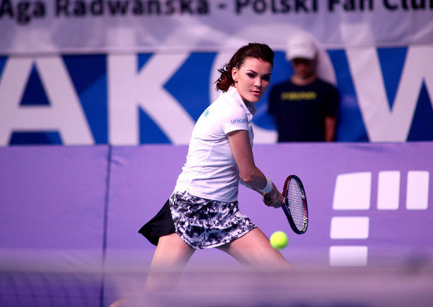 Tenisistka Agnieszka Radwańska podczas pokazowej gry mieszanej na swoim pożegnalnym benefisie w TAURON Arena Kraków 21 maja 2019 roku