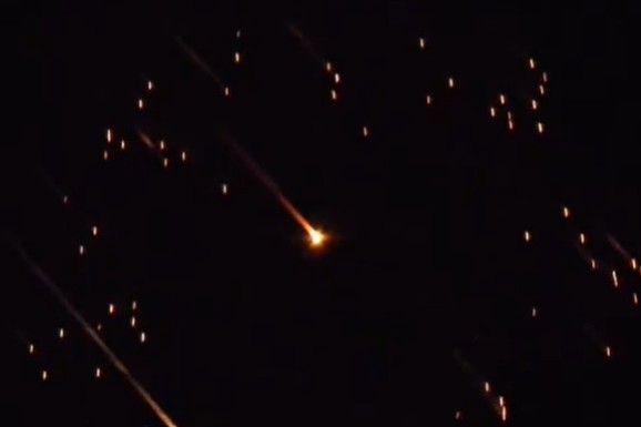 (VIDEO) KIŠA PROJEKTILA ZASULA TEL AVIV, OD OSVETE SE SVE TRESE! Iran lansirao najmoćnije rakete, korišćena i kasetna municija?! IMA MRTVIH, Horamšahr udara bez milosti