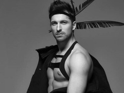 Kwintesencja męskości? Rafał Maślak w niecodziennej sesji