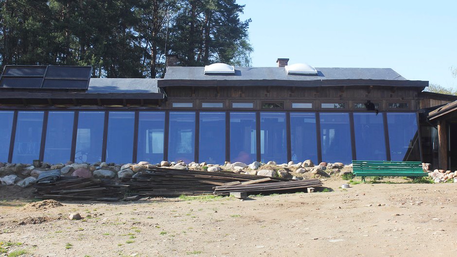 Earthship w Mierzeszynie