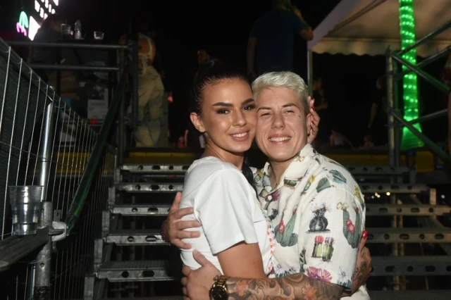 "MATORA NIJE LEZBIJKA, znam čoveka sa kojim je IZGUBILA NEVINOST!" Evo zbog čega, prema rečima bliskog prijatelja, glumi da voli žene