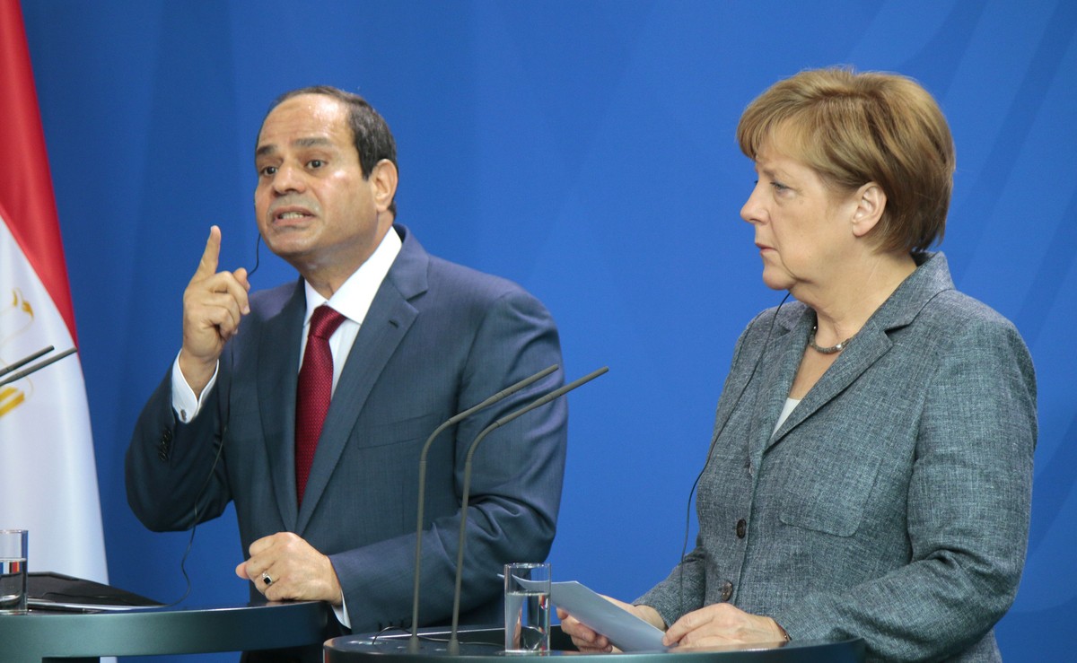 Prezydent Egiptu Abd el-Fatah es-Sisi i niemiecka kanclerz Angela Merkel