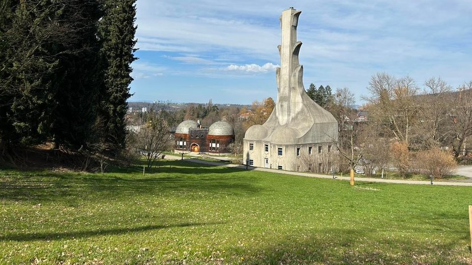 Majestatyczna bryła od niemal stu lat dominuje nad krajobrazem malowniczej miejscowości