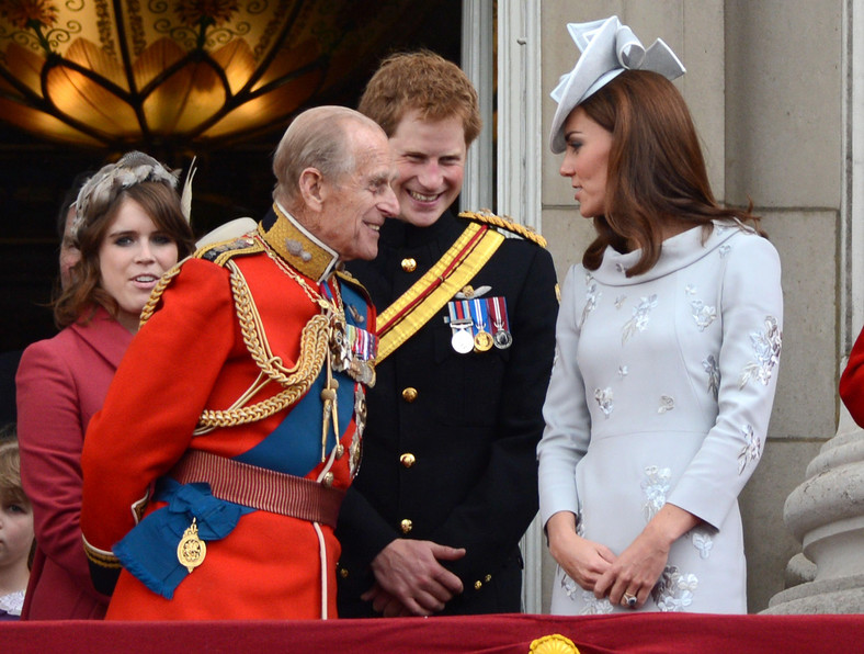 Książę Filip z księciem Harry, Kate Middleton i księżniczką Eugenią