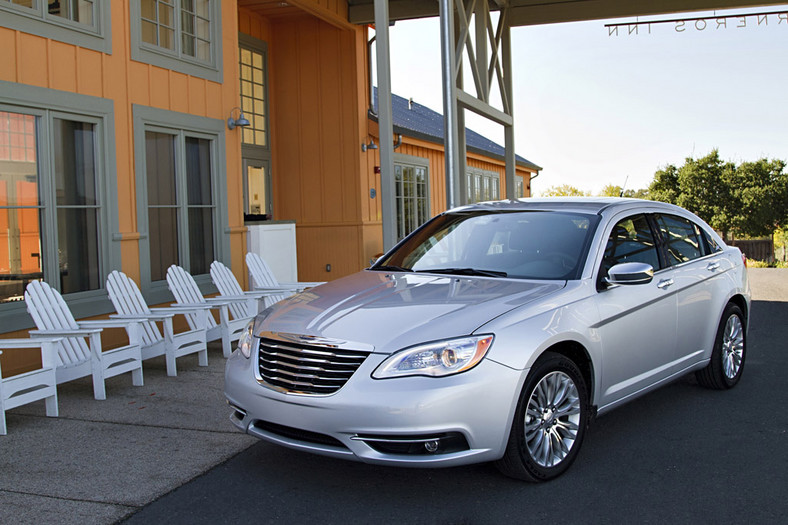 Chrysler 200: Nowe wcielenie Sebringa