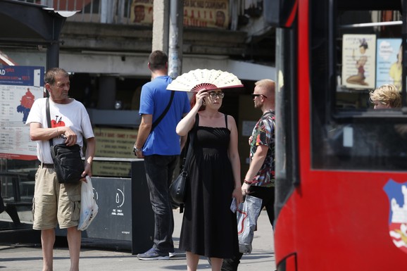 PONEDELJAK 30 STEPENI, A ONDA PAD! Letnje temperature do kraja marta, a onda nam stiže ZAHLAĐENJE