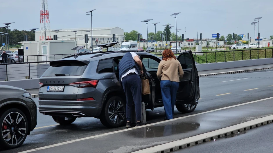Ana Bekuta na aerodromu