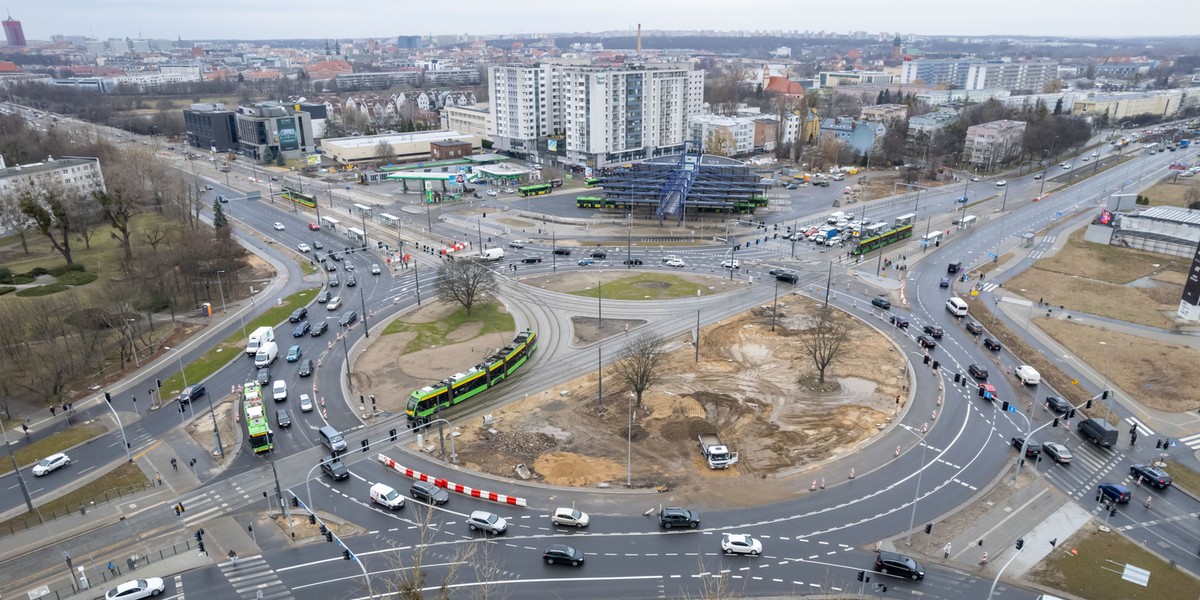 Nowe rondo Rataje to horror dla kierowców.