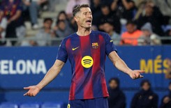 Lewandowski 'złym policjantem' w Barcelonie. Nie dostał poparcia od kolegów z drużyny