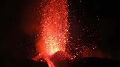 Spektakularna erupcja wulkanu Etna