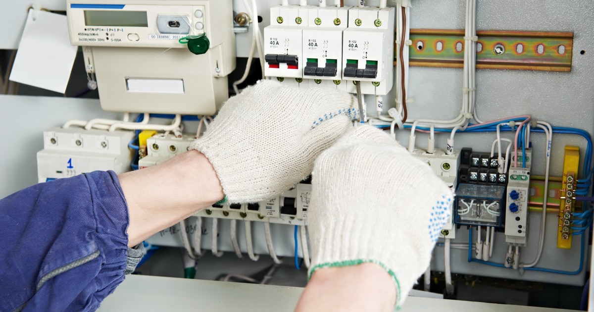 Zapłacili prawie 500 zł i nie mogą pracować. Elektrycy zostali na lodzie