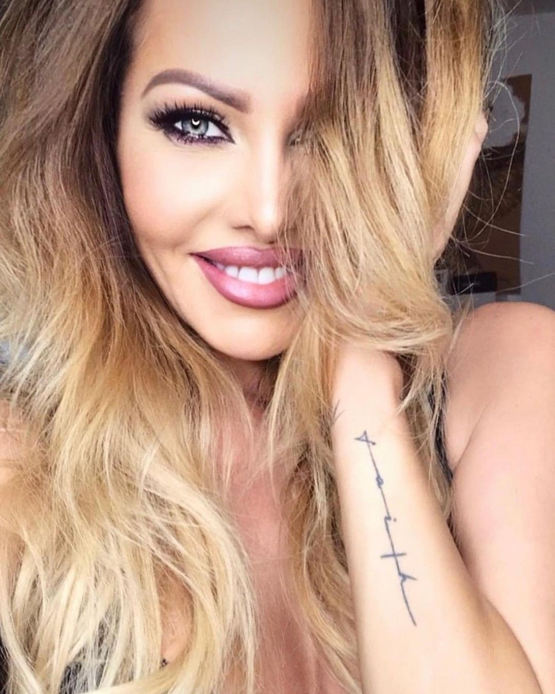 Bývalá misska Mirka Fabušová.