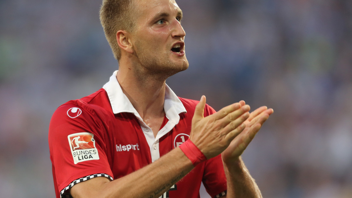 Piłkarz występującego na zapleczu niemieckiej ekstraklasy zespołu FC Kaiserslautern Kacper Przybyłko zdobył bramkę w piątkowym wyjazdowym meczu 23. kolejki z Dynamem Drezno. Polak wpisał się na listę strzelców w 87. minucie, ustalając wynik na 3:3.