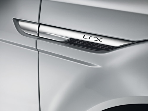Land Rover LRX - Wielkie pudrowanie