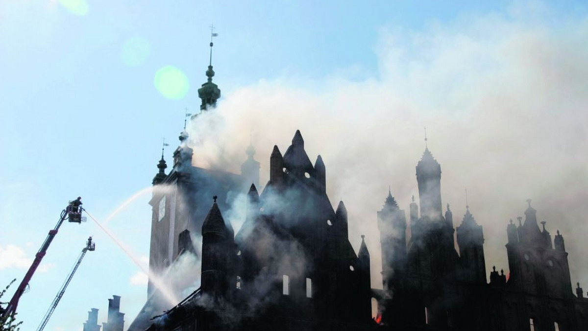 Święta Katarzyna to nie tylko jeden z piękniejszych, ale i najstarszy kościół parafialny w Gdańsku. Pożar kościoła przyniósł ogrom zniszczeń. Zabytkowa świątynia powraca do świetności.