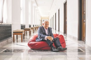 Blair, Schroeder i Prodi budowali w Europie dobrobyt. "A potem musieli odejść"