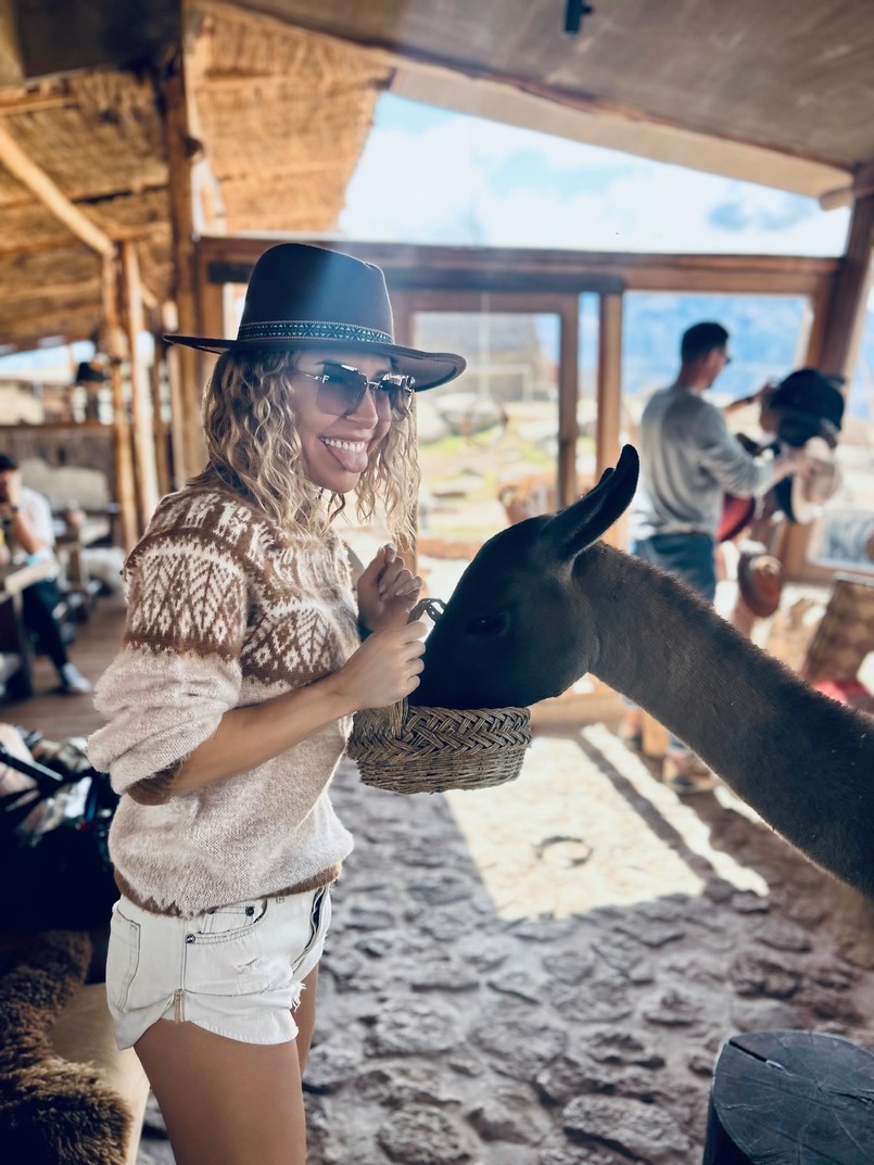 Blanka Lipińska w serialu podróżniczym "(Nie)Poradnik Turystyczny"