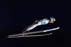 TCS. Trzech Polaków awansowało do finału w Oberstdorfie, prowadzi Wellinger