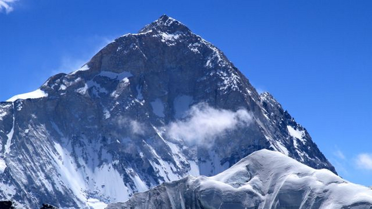 5 kwietnia 2013 roku wyrusza z Polski wyprawa na Makalu, piąty szczyt świata, należący do Korony Himalajów. W wyprawie weźmie udział dwoje himalaistów: Kinga Baranowska i Rafał Fronia.