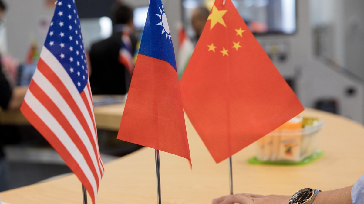 Ilustracija: zastave SAD, Tajvana i Kine