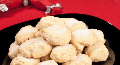 Polvorones to hiszpańskie ciasteczka świąteczne. Zrobisz je z 6 składników. Wśród nich smalec
