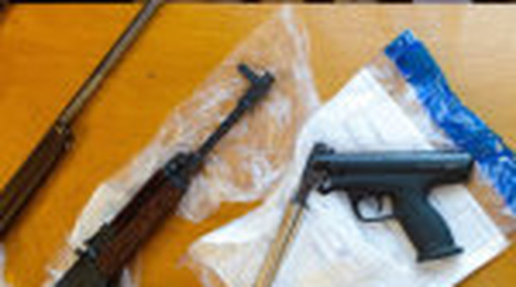 Ismét fegyvereket találtak a rendőrök