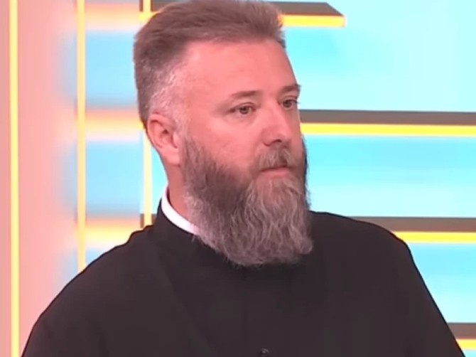 Otac Predrag Popović