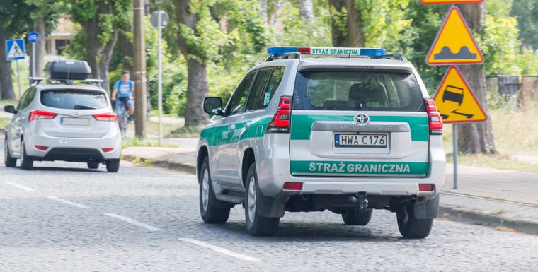 Jakie uprawnienia wobec kierowców mają Żandarmeria Wojskowa i Straż Graniczna?