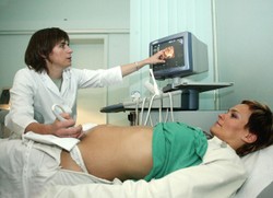 Ministerstwo chce rejestrować kobiety w ciąży