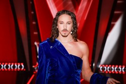 Michał Szpak pokazał zdjęcie, na którym pozuje z kobietą. "Moja miłość" [FOTO]