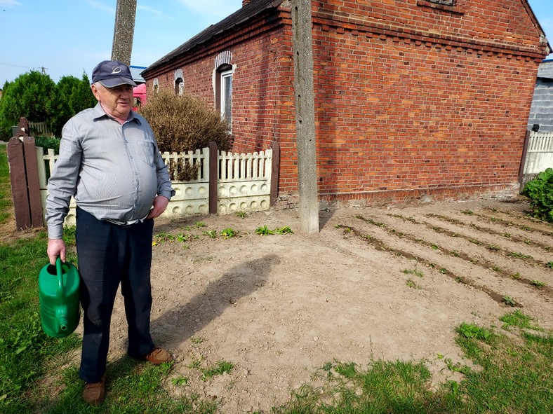 Kazimierz to jedyny mieszkaniec Orzeżyna, który zgodził się, abym zrobił mu zdjęcie