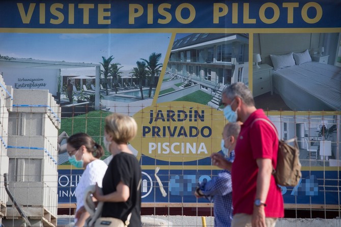 Čestice virusa mogu se naći u duvanskom dimu