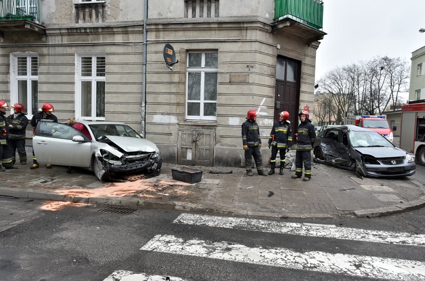 wypadek na 6 Sierpnia przy Strzelców Kaniowskich w Łodzi