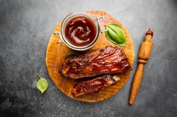 Przepyszny sos do grillowanego mięsa. Tak robi go Ewa Wachowicz