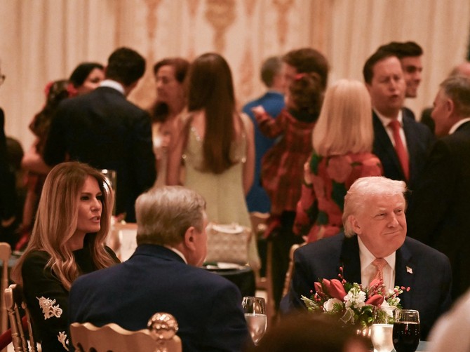 Pored Melanije i Trampa sedi čovek kog je jurila udba, obogatio se u komunizmu