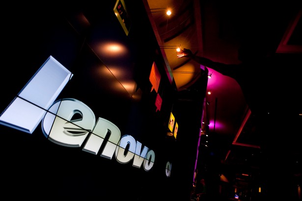 Logo Lenovo. Fot. Andrew Harrer/Bloomberg