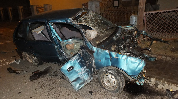Ellopott, majd brutálisan összetört egy autót egy ózdi férfi / Fotó: police.hu