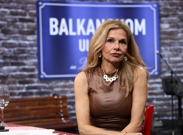 Mira Bobić Mojsilović u selu Mramorak kupila kuću od 29.000 evra: "Sama kosim travu, gajim paradajz i peršun, posadila sam voće"