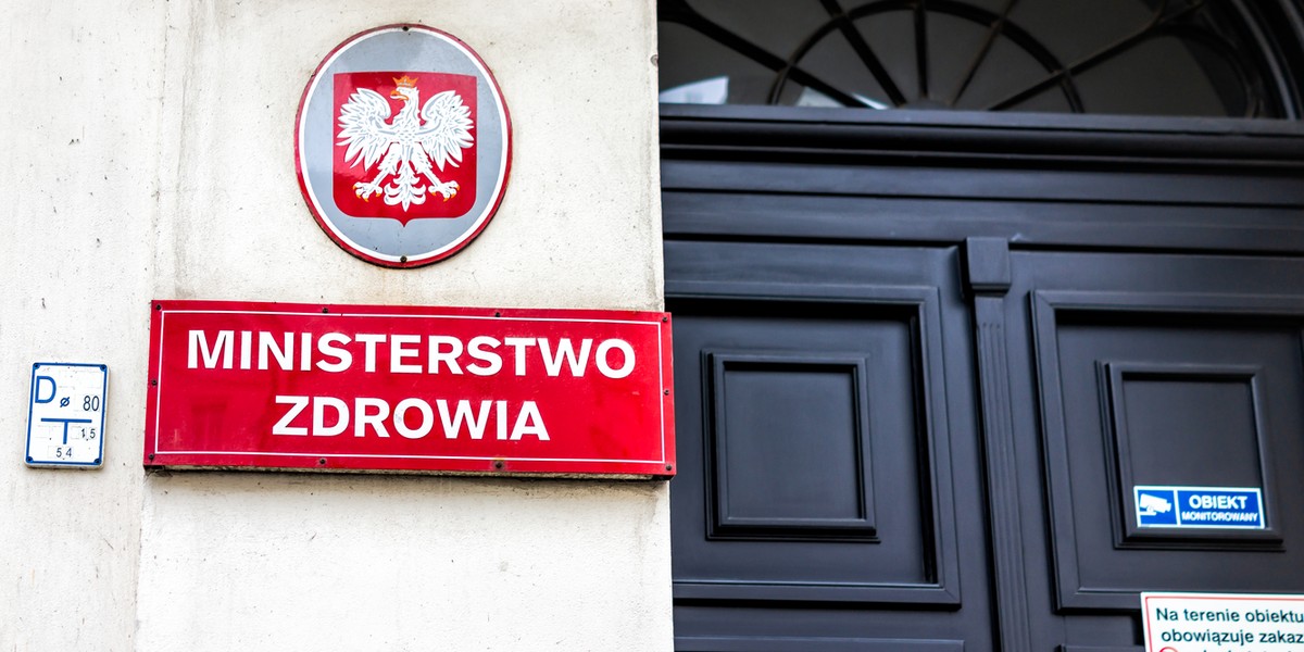 Ministerstwo Zdrowia na liście leków nieodpłatnych umieściło substancje. Okazuje się, że nie zawsze te substancje są w pełni refundowane