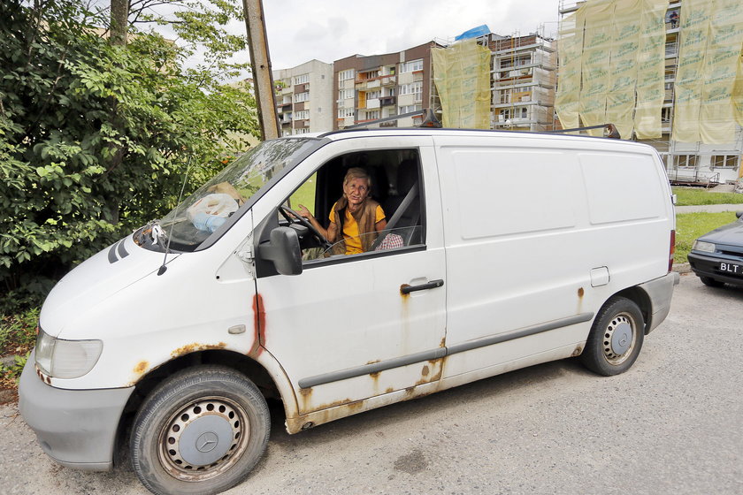 Od 3 lat mieszka w Mercedesie