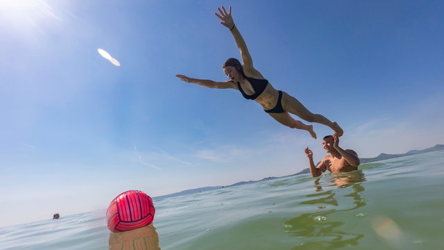 Nyakunkon a strandidő: jövő héten már 26 fokos is lehet a Balaton