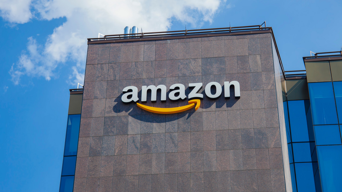 Pracownicy Amazona chcą zamknięcia magazynów. "To jedna wielka wylęgarnia  koronawirusa" - Wiadomości