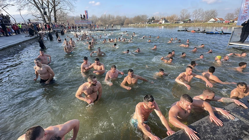 Čačak - plivanje za časni krst