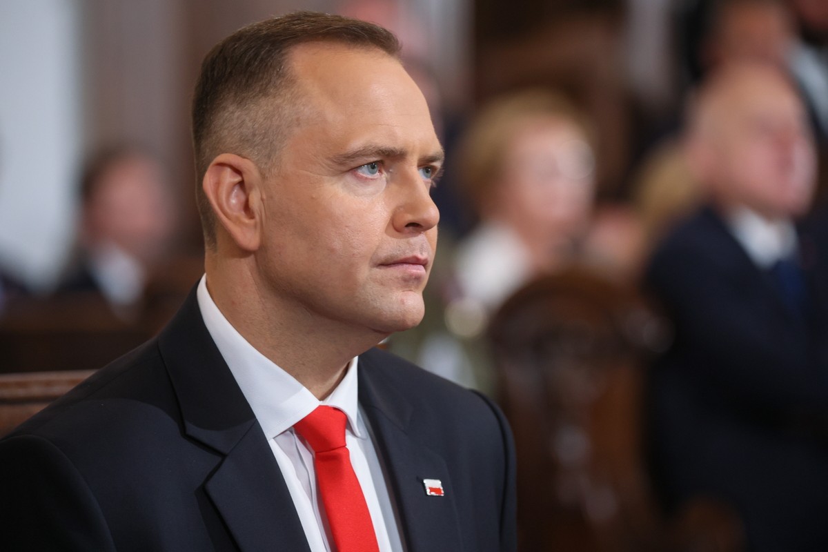 "Gotowy na walkę z rządem Tuska". Francuzi rozpisują się o Nawrockim