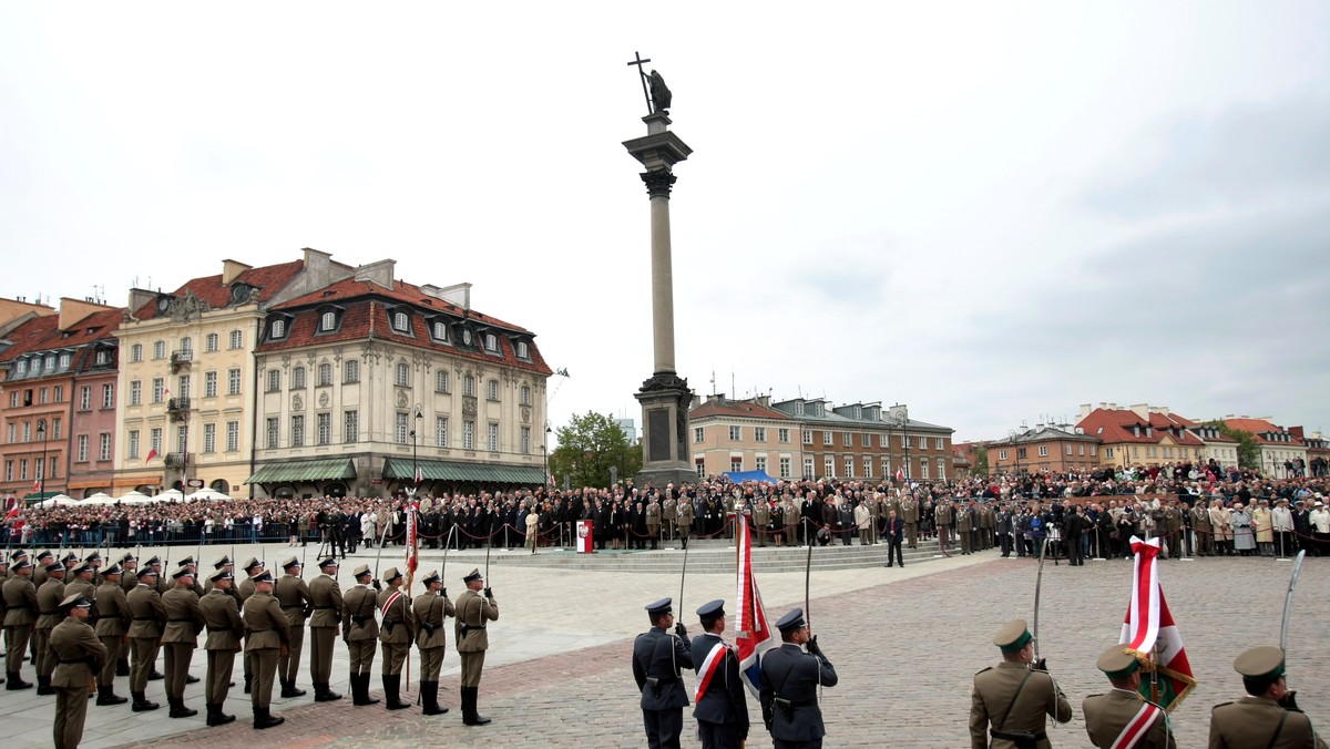 Wmurowanie aktu restytucji Zamku Królewskiego było częścią obchodów 220. rocznicy uchwalenia Konstytucji 3 Maja w Poznaniu.