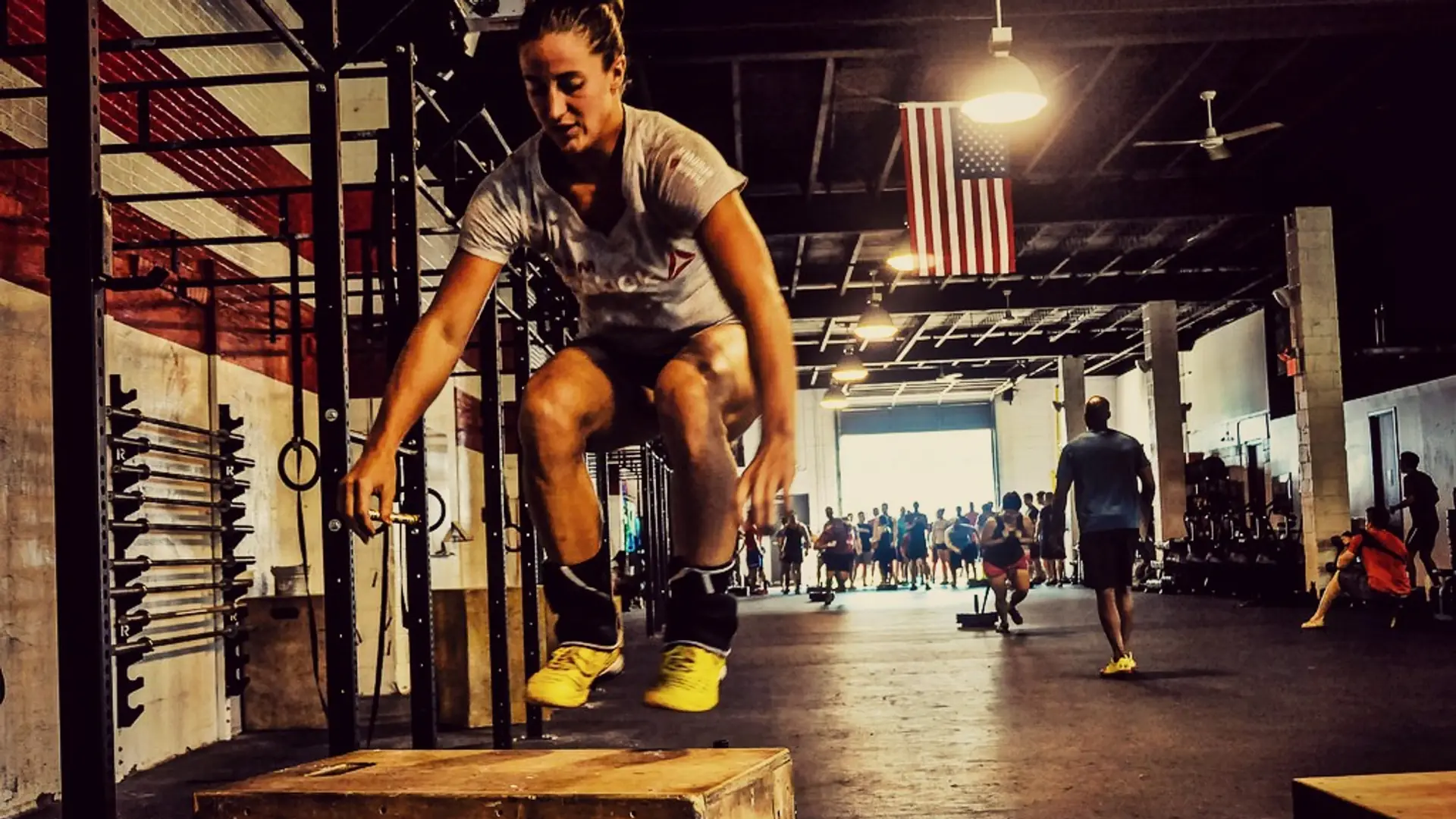 Treningi, z których będziesz wypełzał na czworaka. Dlaczego ludzie tak pokochali crossfit?