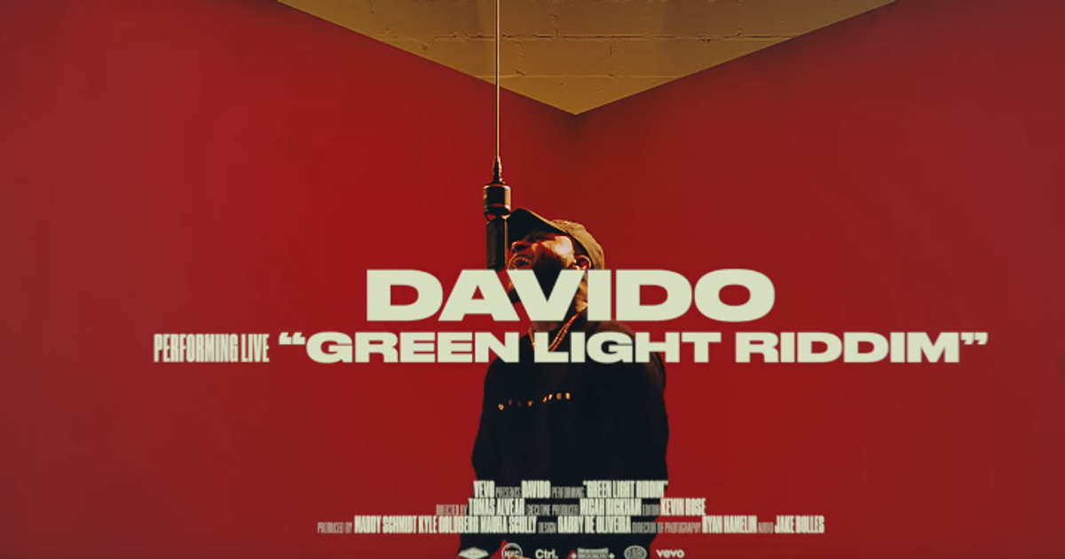 Watch Davido perform 'Intro' to 'A Good Time' and 'Green Light Riddim