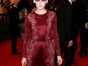 Kristen Stewart újabb furcsa szettje